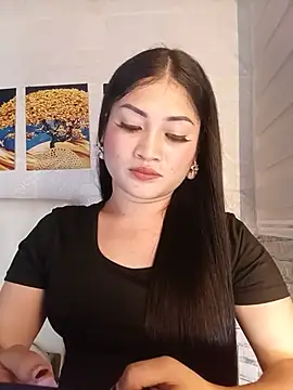 Naughtyalina2 live cam on StripChat