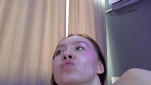 Cute_Auggie8 webcam