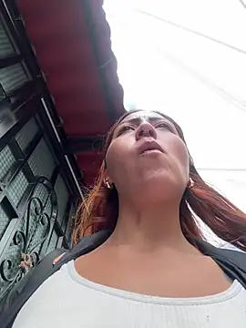 Lux_Scarlett webcam