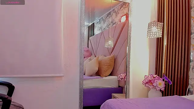 mia_rouxx1 webcam