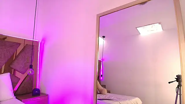 bella_swwan_ webcam