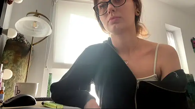 MilaTeen webcam