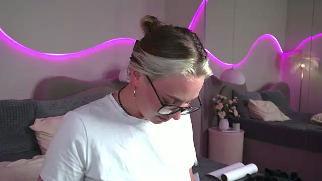 KristinaFlame webcam