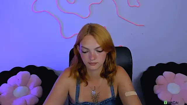 melody_sky_ webcam