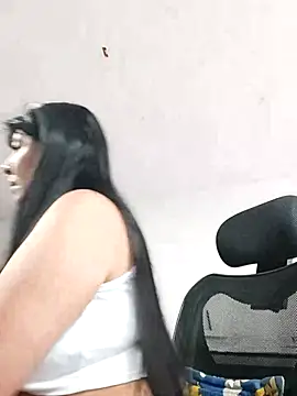 aisha_latina webcam