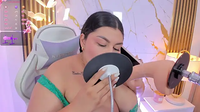 abby_deep_2 webcam