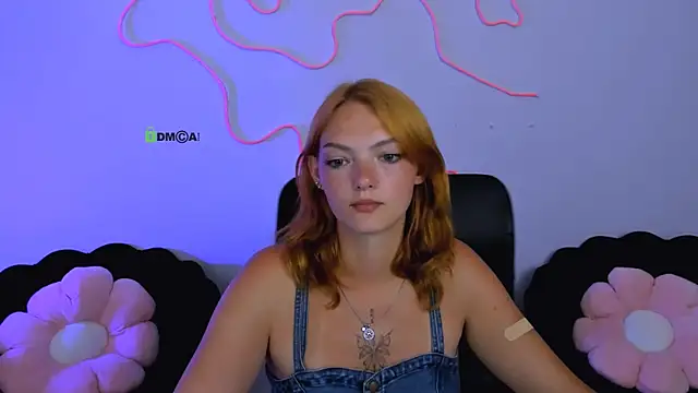melody_sky_ webcam