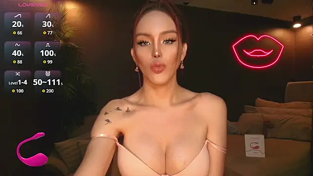 Model: GoddessaXX