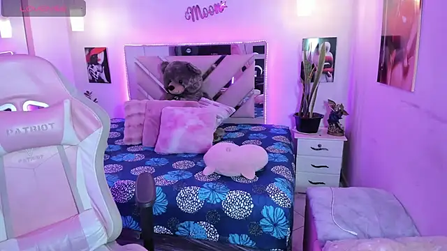 Karly_moon webcam