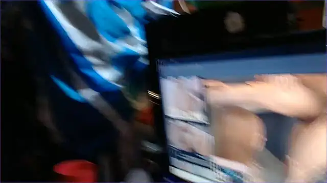 valeriaswang_Lucas webcam