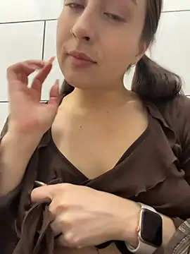 Holly_Play
