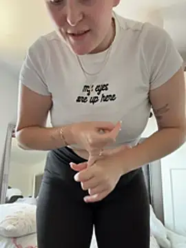 BaddieRiRi224 webcam