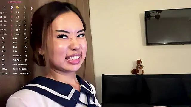 Ur_neighbor_Kira webcam