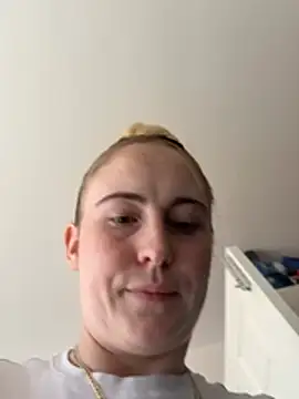 BaddieRiRi224 🧗 naked chat