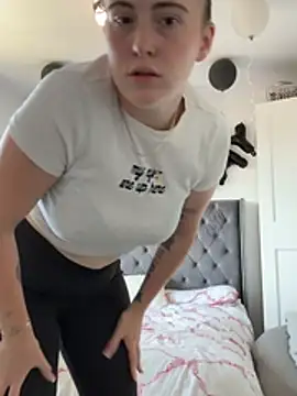 BaddieRiRi224 webcam