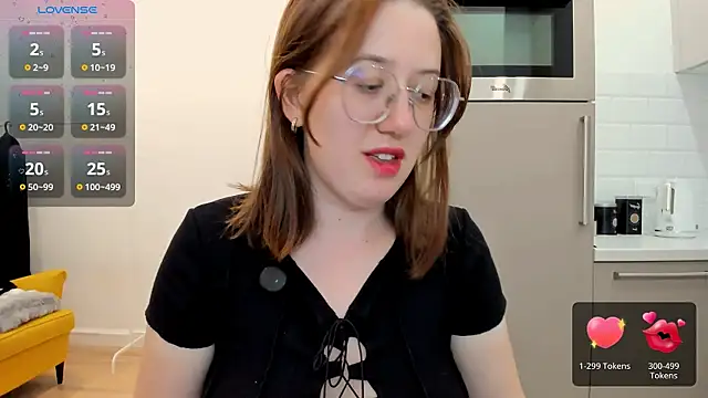 Charmy_Gracy webcam