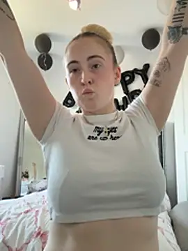 BaddieRiRi224 webcam