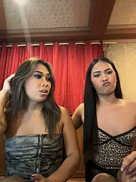 hugecock_tamira webcam