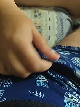 MadaamJizz_DickLewd webcam