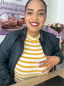 Sara-77 webcam