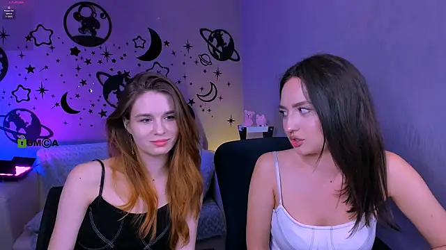 angie_foxy1 (G teen) - flash boobs
