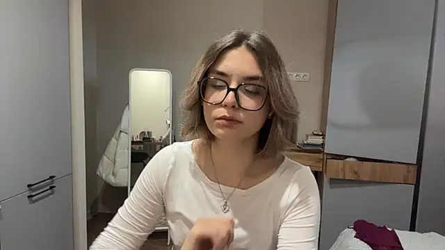 AnnaVelvetFire webcam