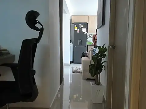 danna_diamond_ (F young) - Massage in ass