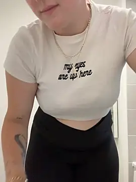 BaddieRiRi224 webcam