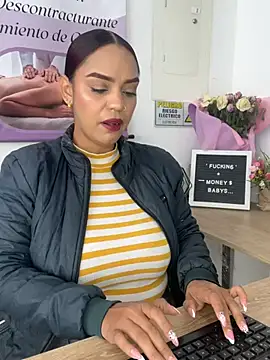 Sara-77 webcam