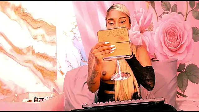 indian_barbie webcam