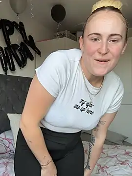 BaddieRiRi224 live