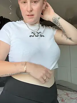 BaddieRiRi224 webcam