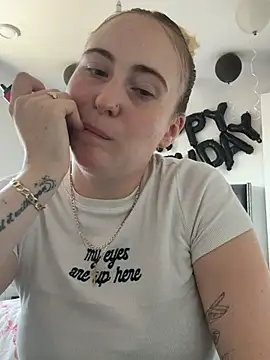 BaddieRiRi224 webcam