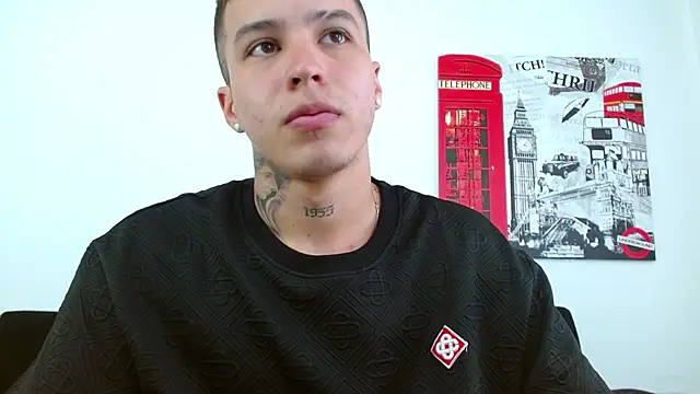 Cumandres18 live sex cam