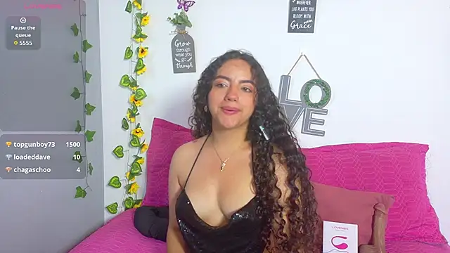 emiily_curly webcam