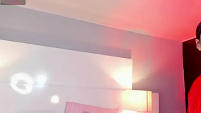 Emily_robertss1 webcam