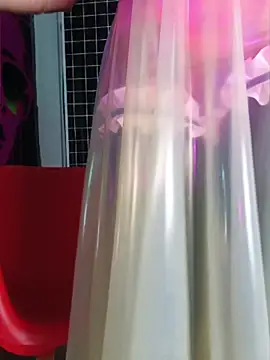 LatexDevil_Blondie webcam