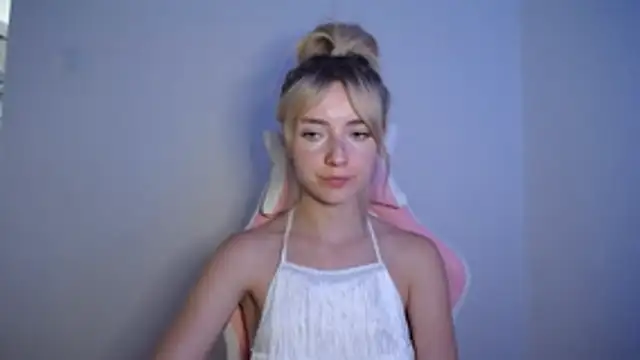 LuciaYoung webcam