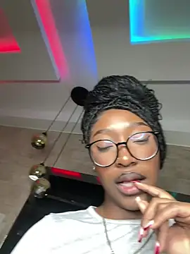 YallianaBrooks webcam