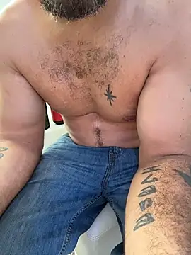 2addictivelyhorny webcam