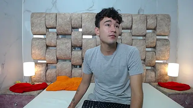 KathyAiden webcam