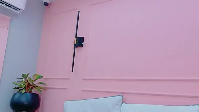 DanielleDNicola webcam