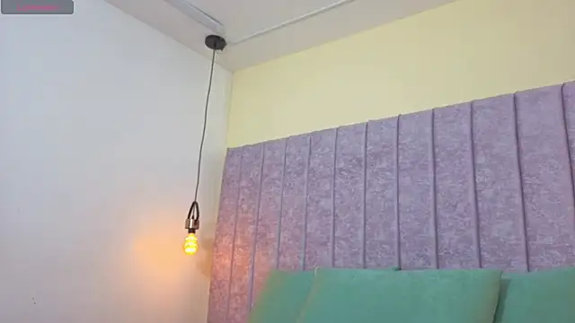 Emma-Burning webcam