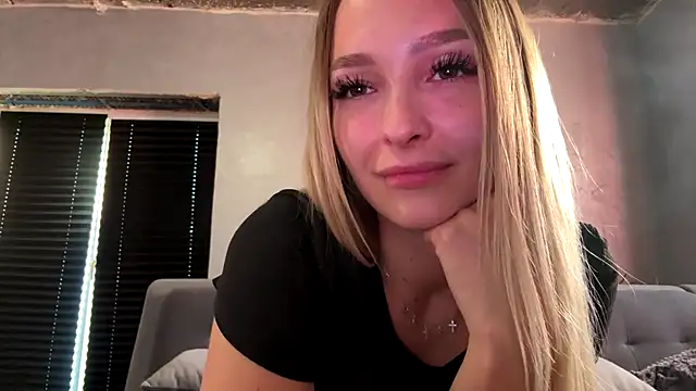 LenoraGray webcam