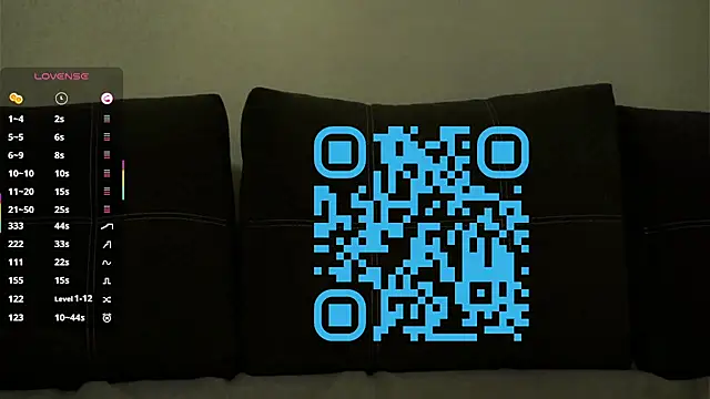 CourtneyBasbas webcam