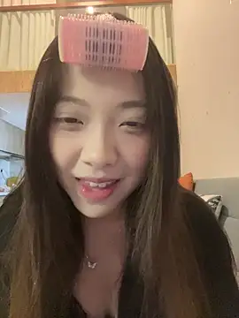 YY-1-1-1 live cam on StripChat