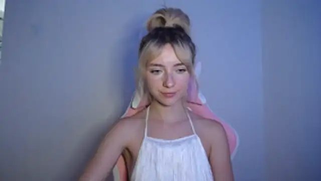 LuciaYoung webcam