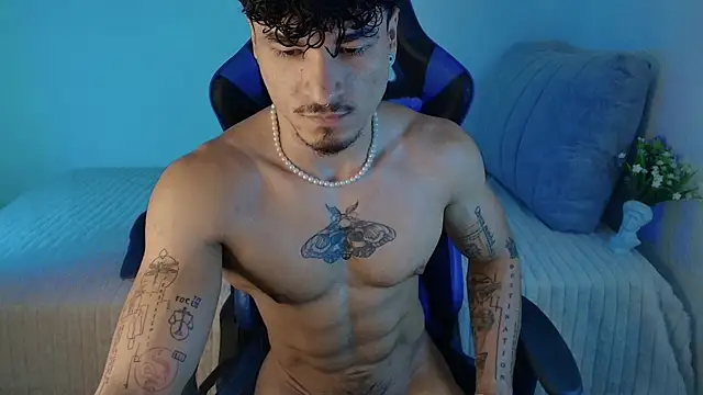 Thomas_Fit1 live cam on 