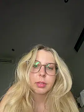 Livewithlucy webcam