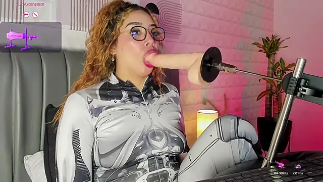 Lizzie-Evans webcam